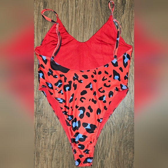 Icon Swim Leopard Print V-Neck Low Cut Back Cheeky One Piece Large - Picture 4 of 6
